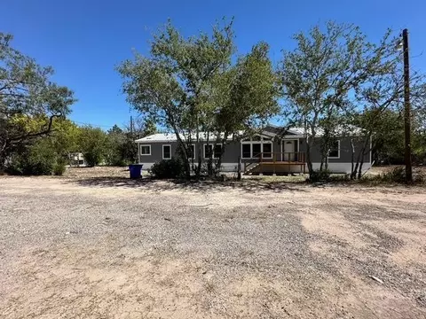 314 W First St, Camp Wood, TX 78833