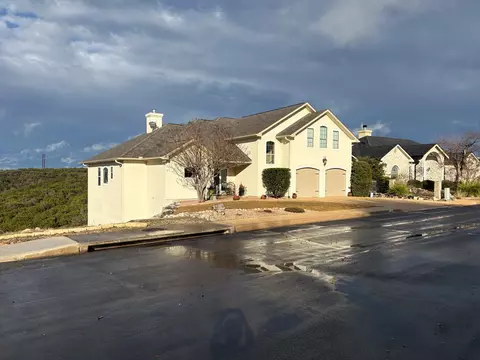 2109 Summit Crest Dr, Kerrville, TX 78028