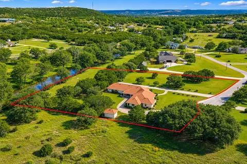 111 N Cloud Dr, Kerrville, TX 78028