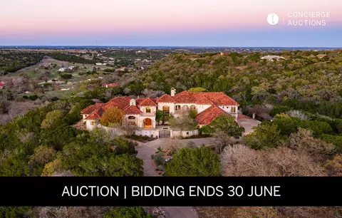 2121 Landmark Rd, Kerrville, TX 78028