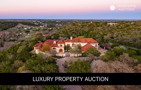 2121 Landmark Ln, Kerrville, TX 78028