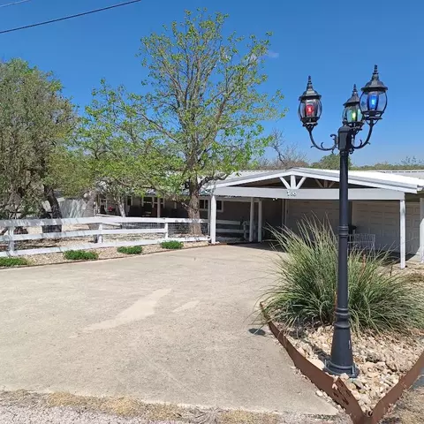 166 N Drew Ln, Kerrville, TX 78028