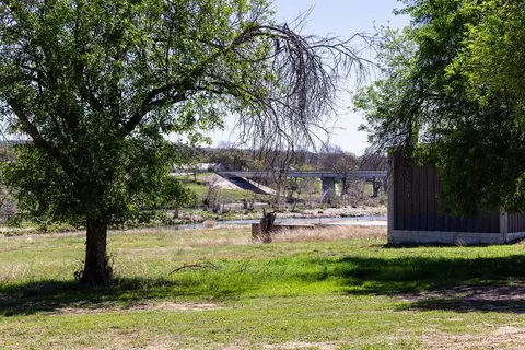 101 Arizona Ash, Kerrville, TX 78028