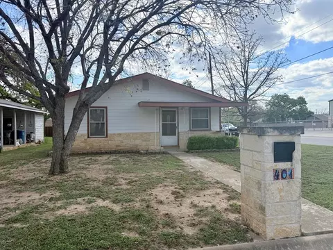401 Barnett St, Kerrville, TX 78028