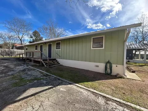 1520 Water St, Kerrville, TX 78028