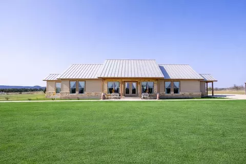 5025 N Hwy 16, Bandera, TX 78003