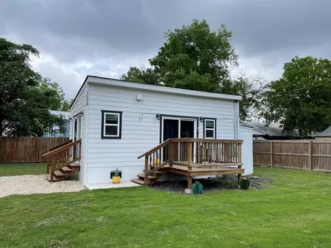 1220 Aransas St, Kerrville, TX 78028