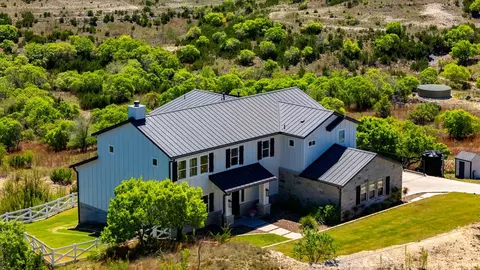 97 Coleman Spgs, Boerne, TX 78006