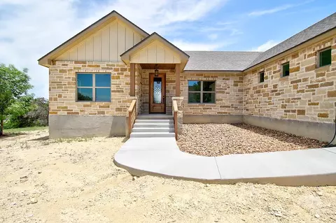 200 Castle Pines Dr, Kerrville, TX 78028