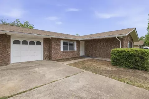 301 Manor Dr # -B, Kerrville, TX 78028