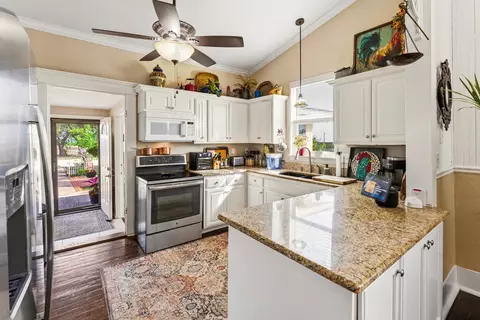 Kitchen - 4515 Stapper Rd, Saint Hedwig, TX 78152 photo 1 of 3