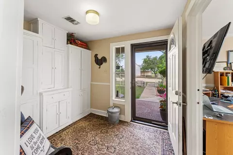 Entry Way - 4515 Stapper Rd, Saint Hedwig, TX 78152 photo 5 of 5