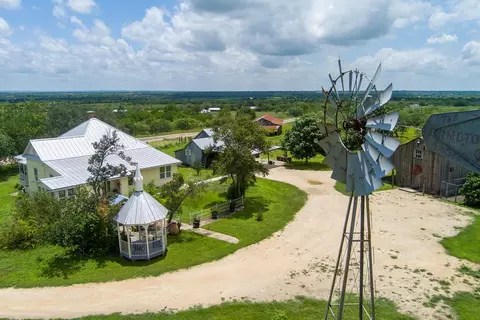 View/Area - 4515 Stapper Rd, Saint Hedwig, TX 78152 photo 12 of 13