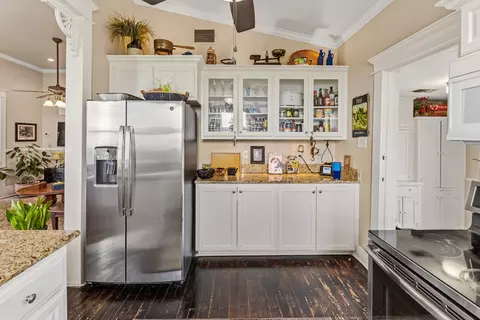 Kitchen - 4515 Stapper Rd, Saint Hedwig, TX 78152 photo 3 of 3