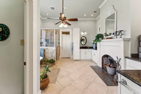 Bath - 4515 Stapper Rd, Saint Hedwig, TX 78152 photo 1 of 5