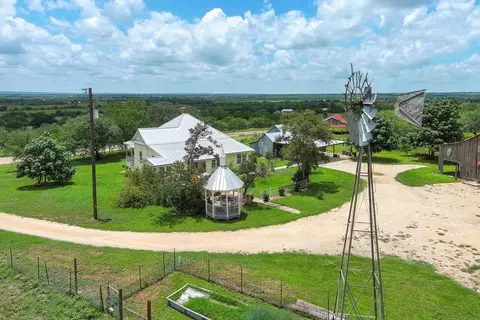 View/Area - 4515 Stapper Rd, Saint Hedwig, TX 78152 photo 2 of 13