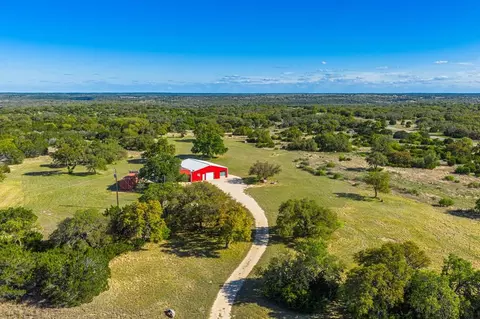 125 Headwaters Dr, Mountain Home, TX 78058