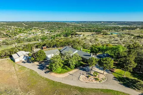 126 W Hunters Pointe Dr, Kerrville, TX 78028