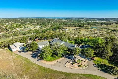 126 W Hunters Pointe Dr, Kerrville, TX 78028