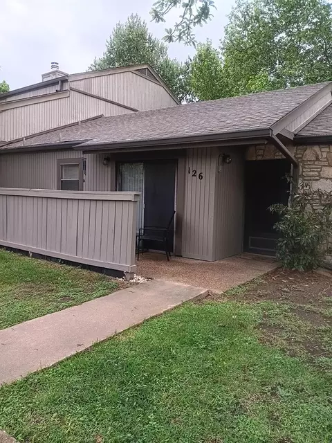 1965 West Ln, Kerrville, TX 78028