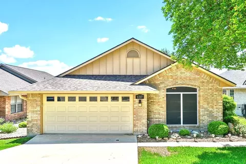 1217 Victory Ln, Kerrville, TX 78028