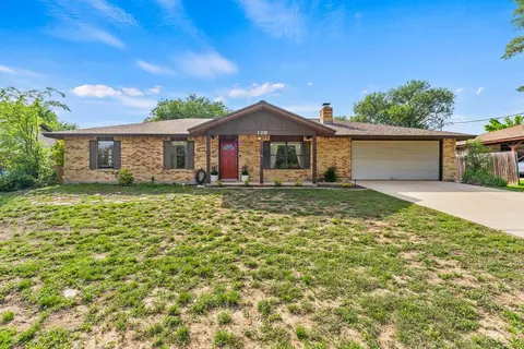 128 Homestead, Kerrville, TX 78028