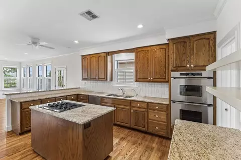 514 Oakland Hills Ln, Kerrville, TX 78028