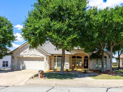2024 Crown View Dr, Kerrville, TX 78028