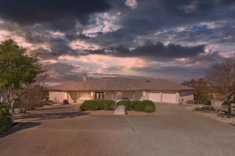 1817 N Summit Pt, Kerrville, TX 78028