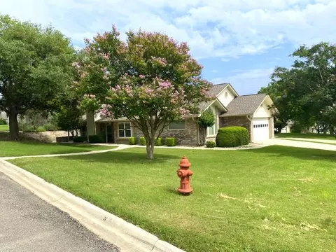 430 N Gloucester Ct, Kerrville, TX 78028