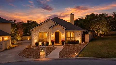150 E St Andrews Loop, Kerrville, TX 78028