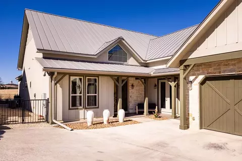 3200 Apt 8 Pinnacle Club Dr, Kerrville, TX 78028