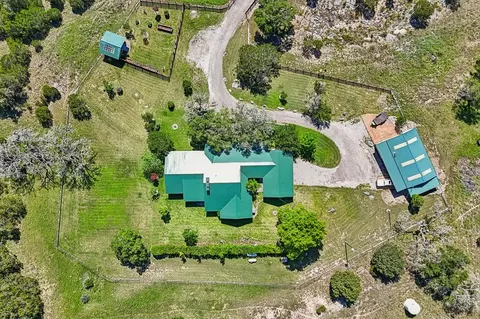 722 Lacey Oak Pkwy, Harper, TX 78631