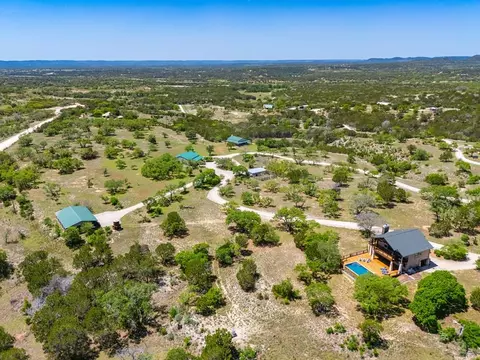 422 Johnson Rd, Bandera, TX 78003