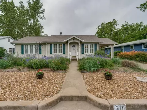 217 W Morse, Fredericksburg, TX 78624