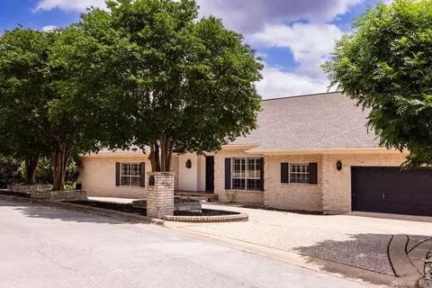405 Overlook Dr, Kerrville, TX 78028