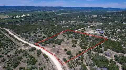 3154 Little Dry Frio Rd, Rio Frio, TX 78879