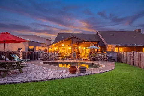 2329 Rock Creek Dr, Kerrville, TX 78028