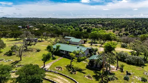 481 Scenic Valley Rd, Kerrville, TX 78028