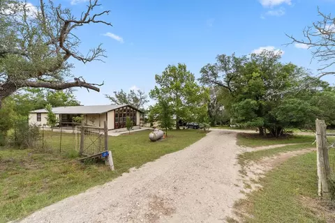 305 Silver Hills Rd, Kerrville, TX 78028
