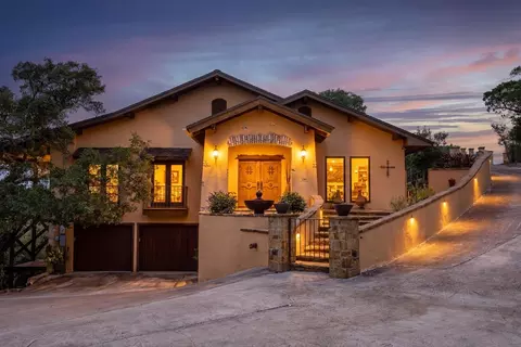 617 Hillside Dr, Kerrville, TX 78028