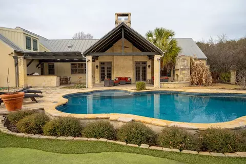 3512 Trail Head Dr, Kerrville, TX 78028
