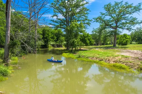 228 Verde Crk, Center Point, TX 78010