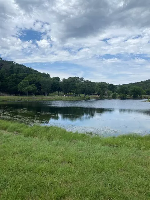 220 Dekoch Rdg, Kerrville, TX 78028