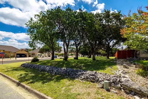 1929 Summit Top Dr, Kerrville, TX 78028