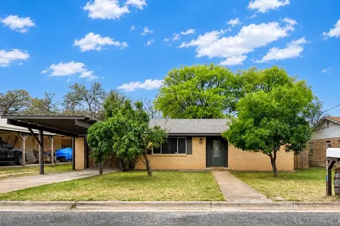 1111 Donna Kay Dr, Kerrville, TX 78028