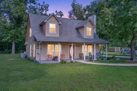 226 Crest Ln, Onalaska, TX 77360