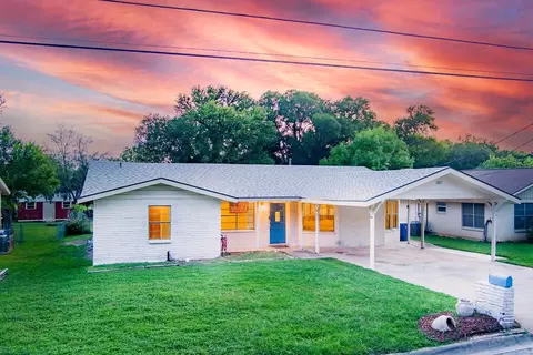 1107 Donna Kay Dr, Kerrville, TX 78028