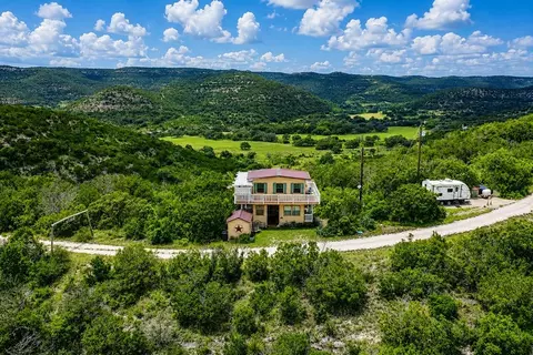 982 Sky View Ln, Camp Wood, TX 78833