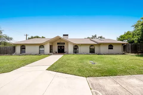 443 Coronado Dr, Kerrville, TX 78028